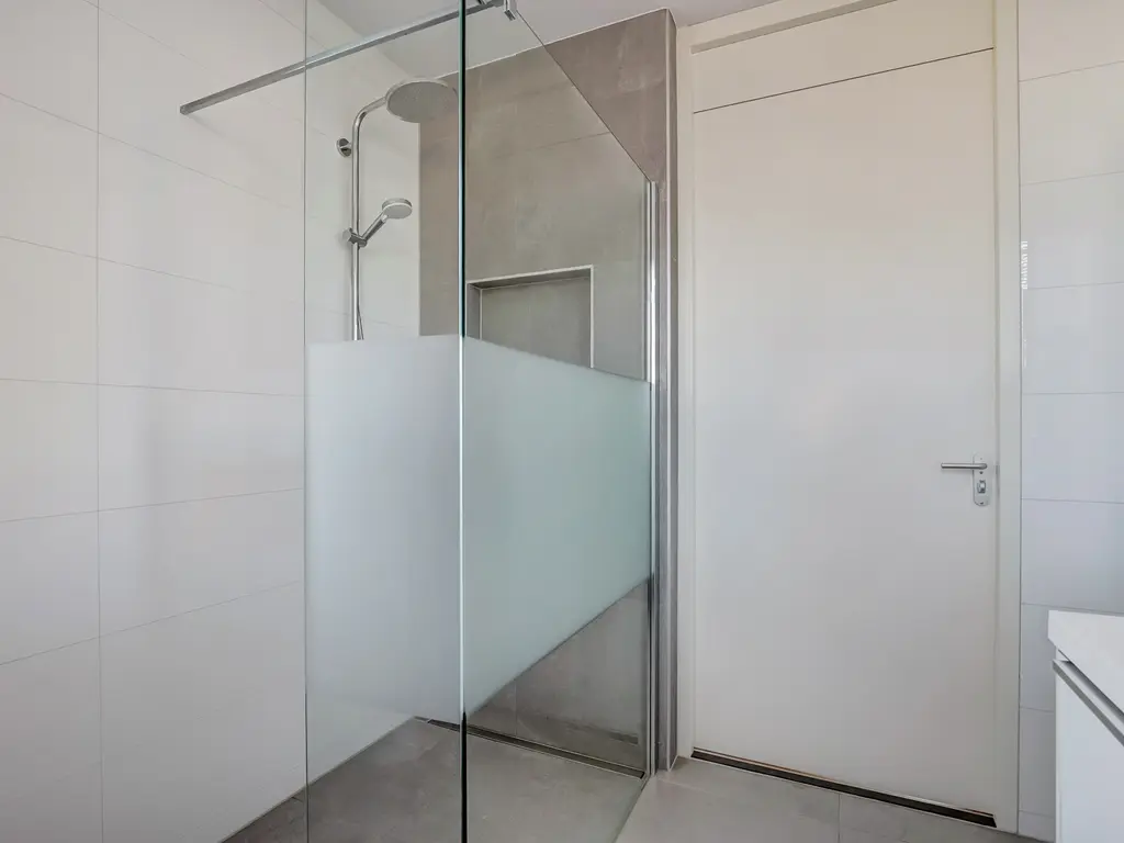 Van Huessenleede 8, BARENDRECHT