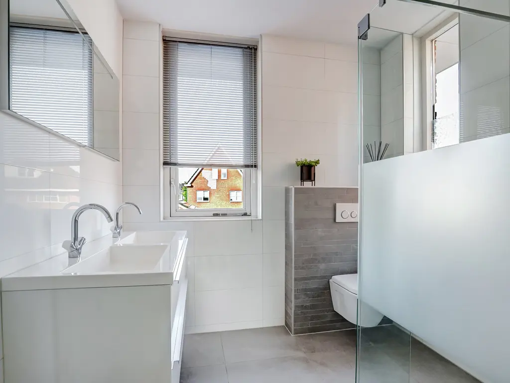 Van Huessenleede 8, BARENDRECHT