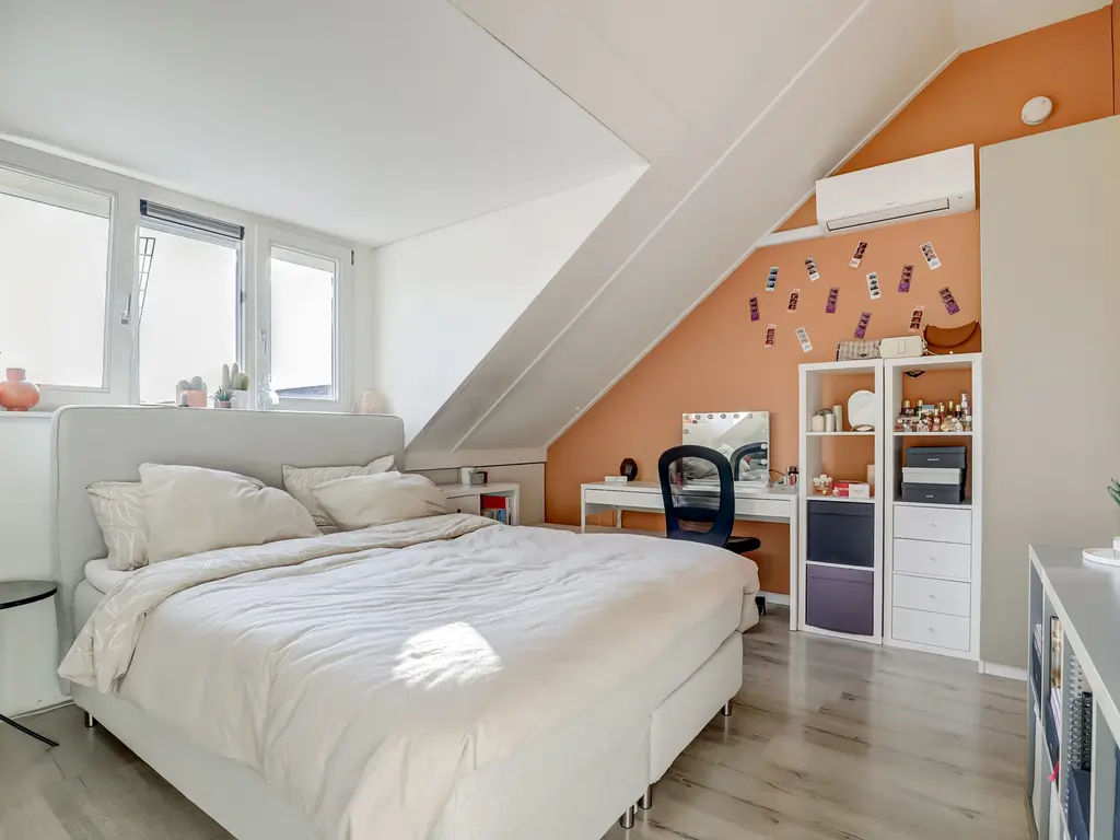 Van Huessenleede 8, BARENDRECHT