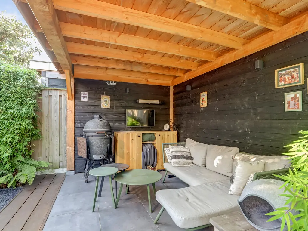 Van Huessenleede 8, BARENDRECHT