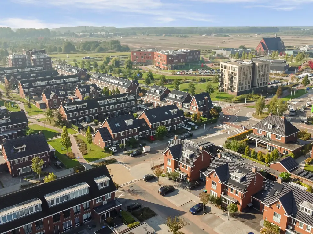 Van Huessenleede 8, BARENDRECHT