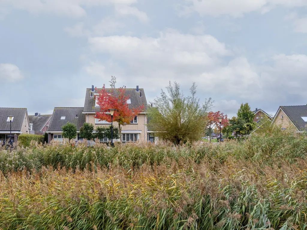 Taxushout 12, BARENDRECHT