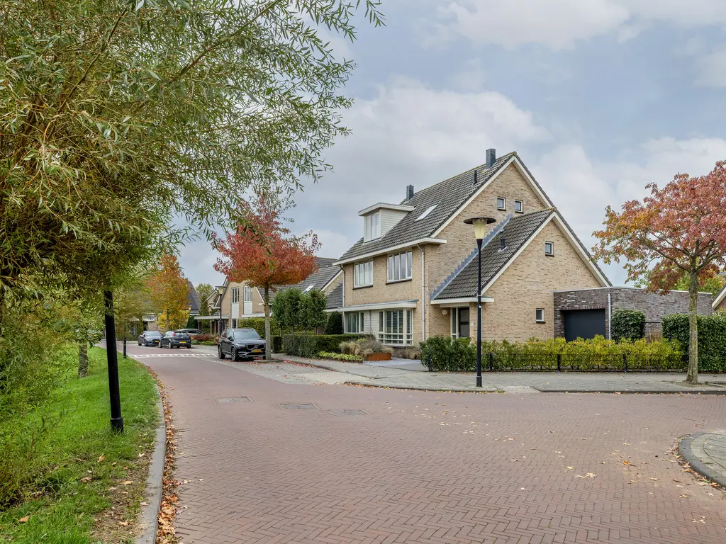 Taxushout 12, BARENDRECHT