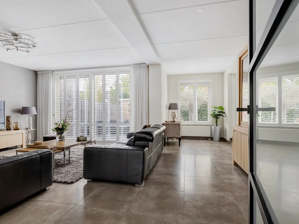 Taxushout 12, BARENDRECHT