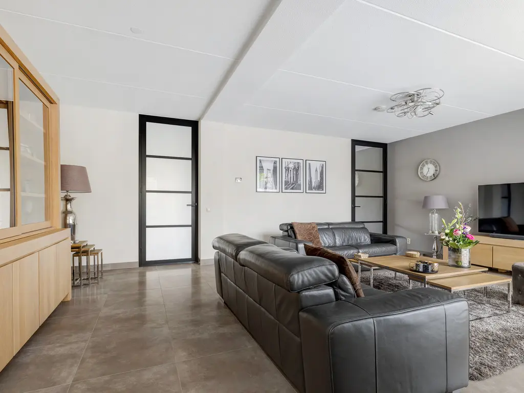 Taxushout 12, BARENDRECHT