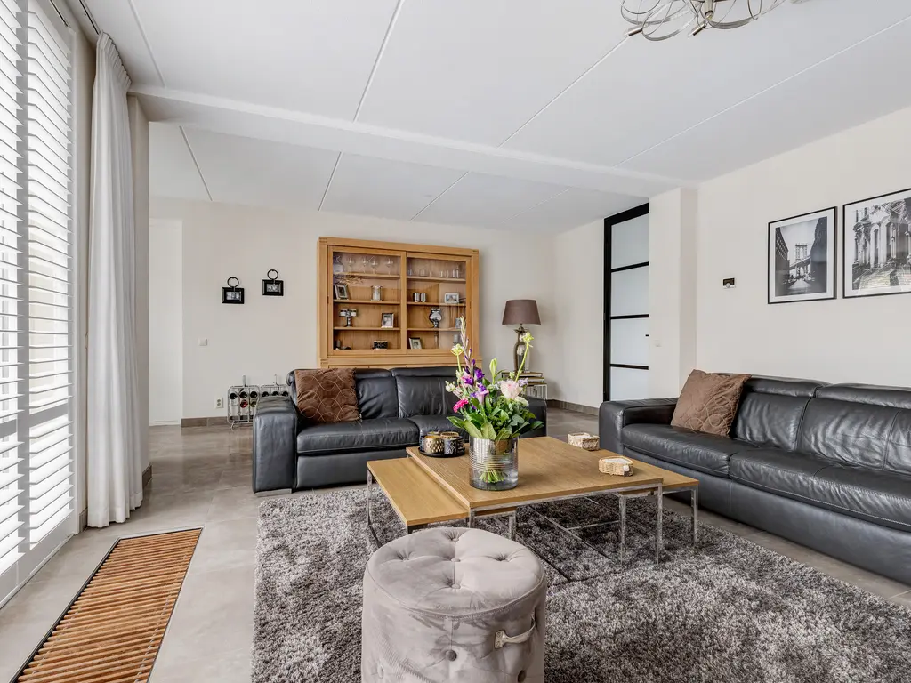 Taxushout 12, BARENDRECHT