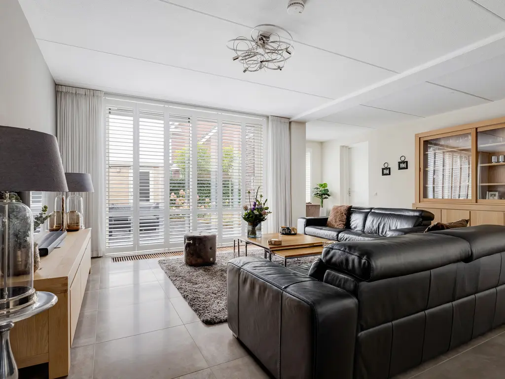 Taxushout 12, BARENDRECHT