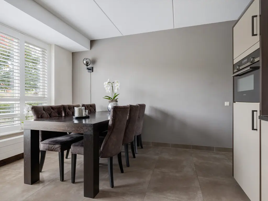 Taxushout 12, BARENDRECHT