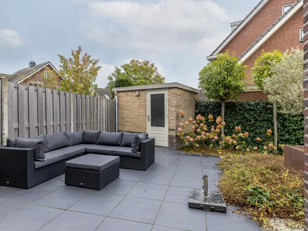 Taxushout 12, BARENDRECHT