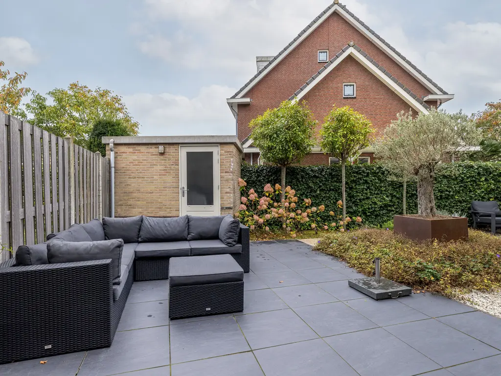 Taxushout 12, BARENDRECHT