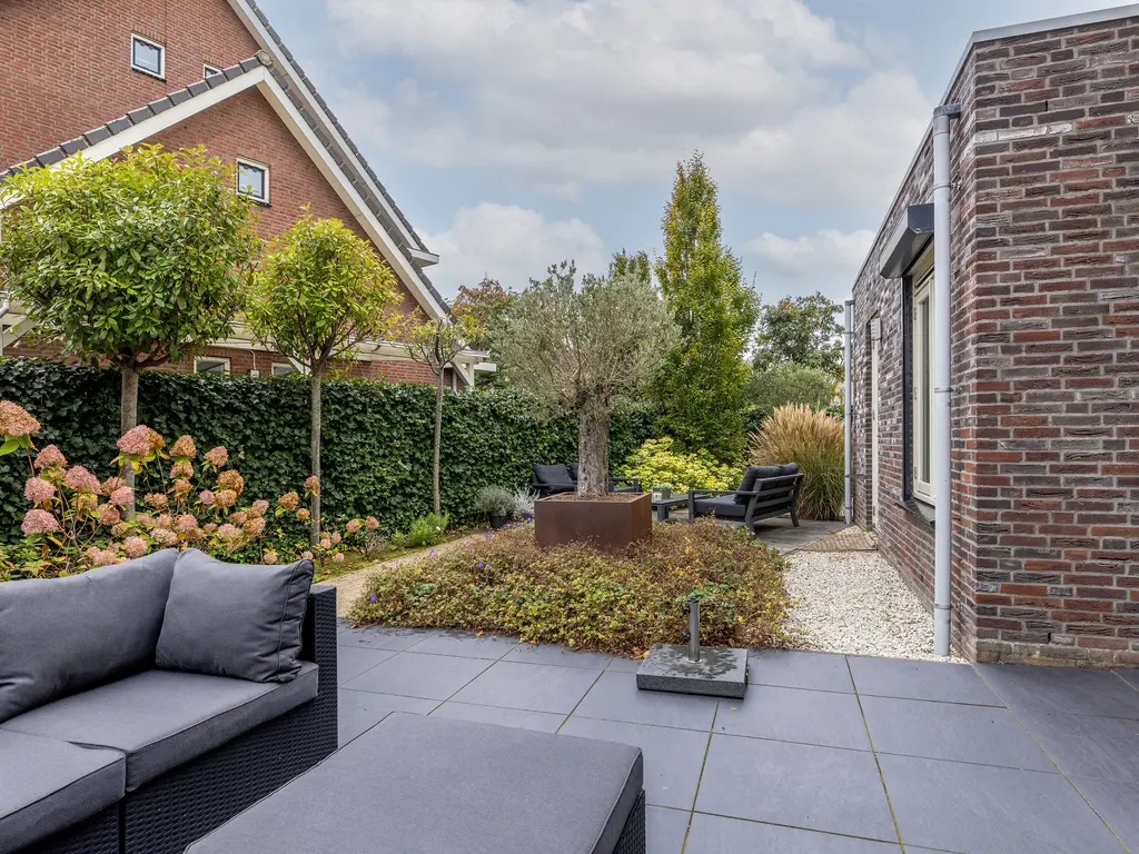 Taxushout 12, BARENDRECHT