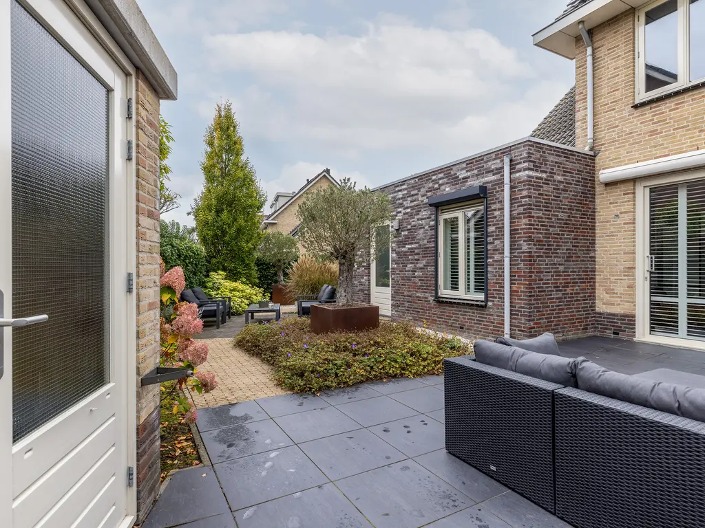 Taxushout 12, BARENDRECHT