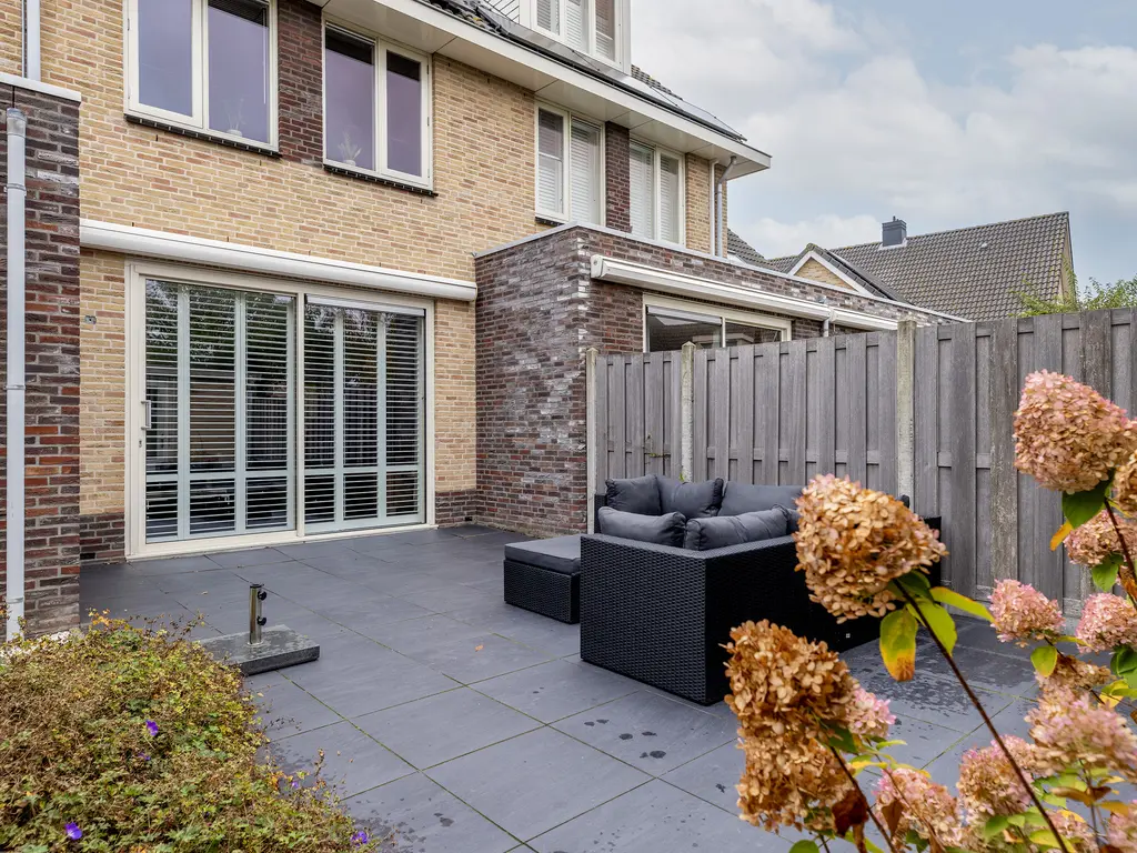 Taxushout 12, BARENDRECHT