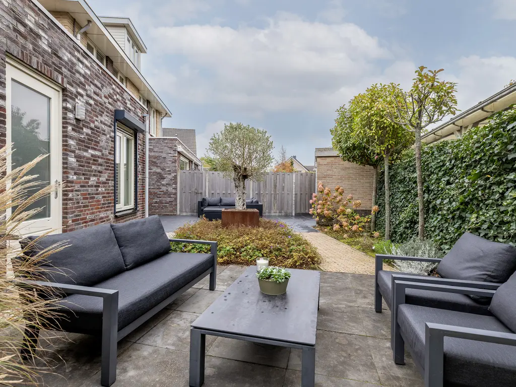 Taxushout 12, BARENDRECHT