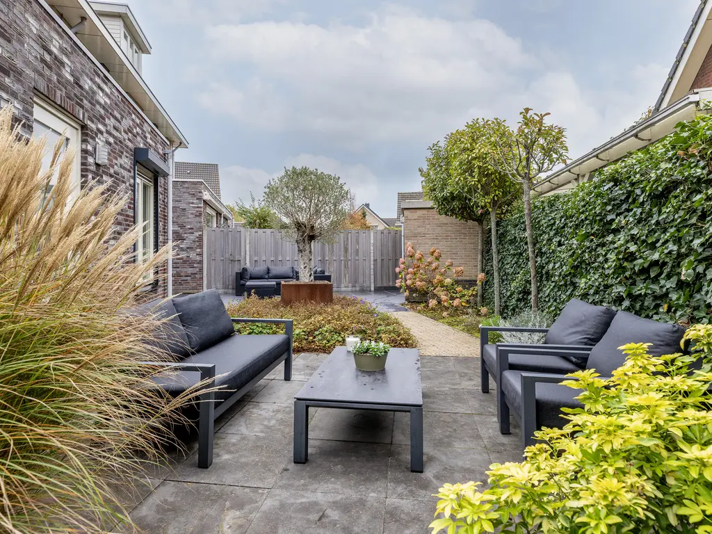 Taxushout 12, BARENDRECHT