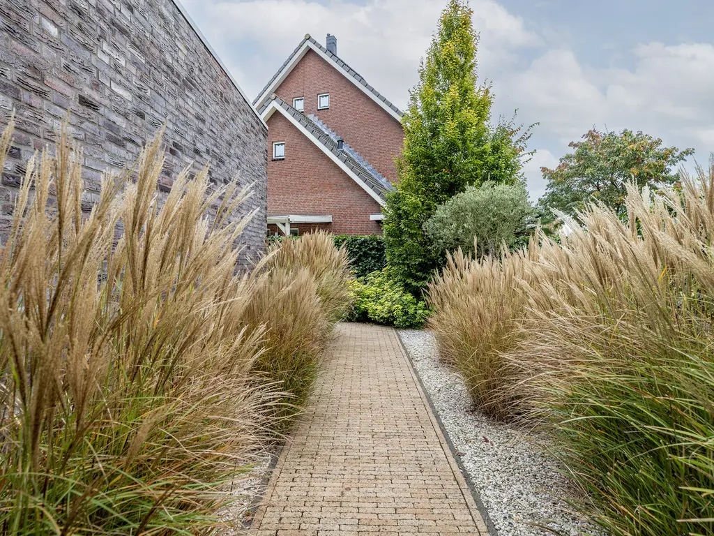 Taxushout 12, BARENDRECHT