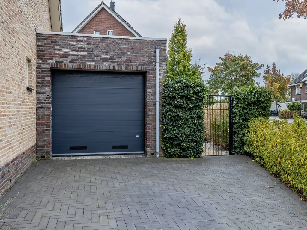 Taxushout 12, BARENDRECHT