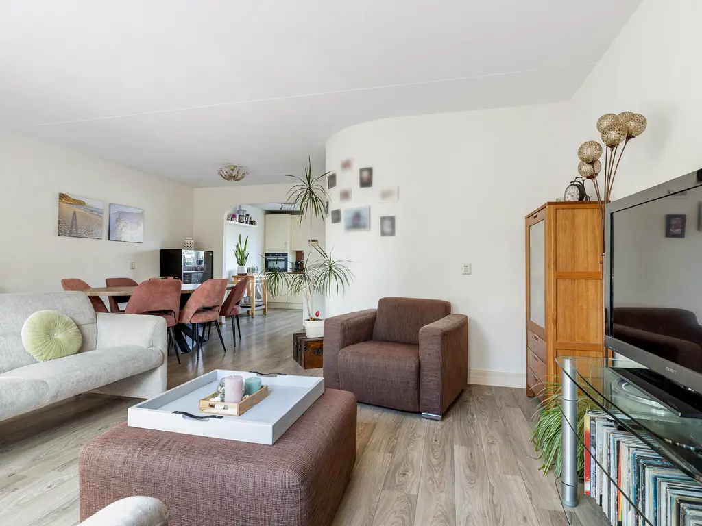 Serenadelaan 8, BARENDRECHT