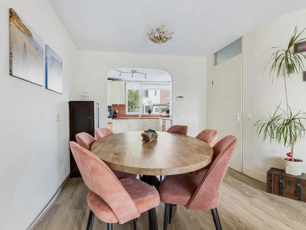 Serenadelaan 8, BARENDRECHT