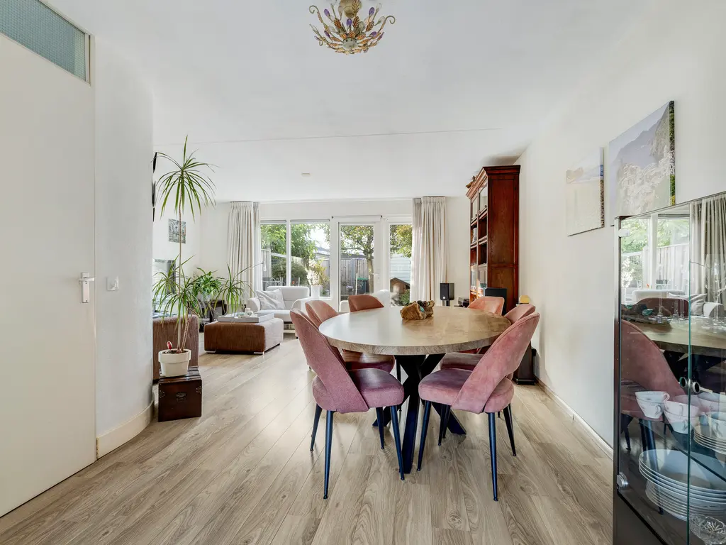 Serenadelaan 8, BARENDRECHT