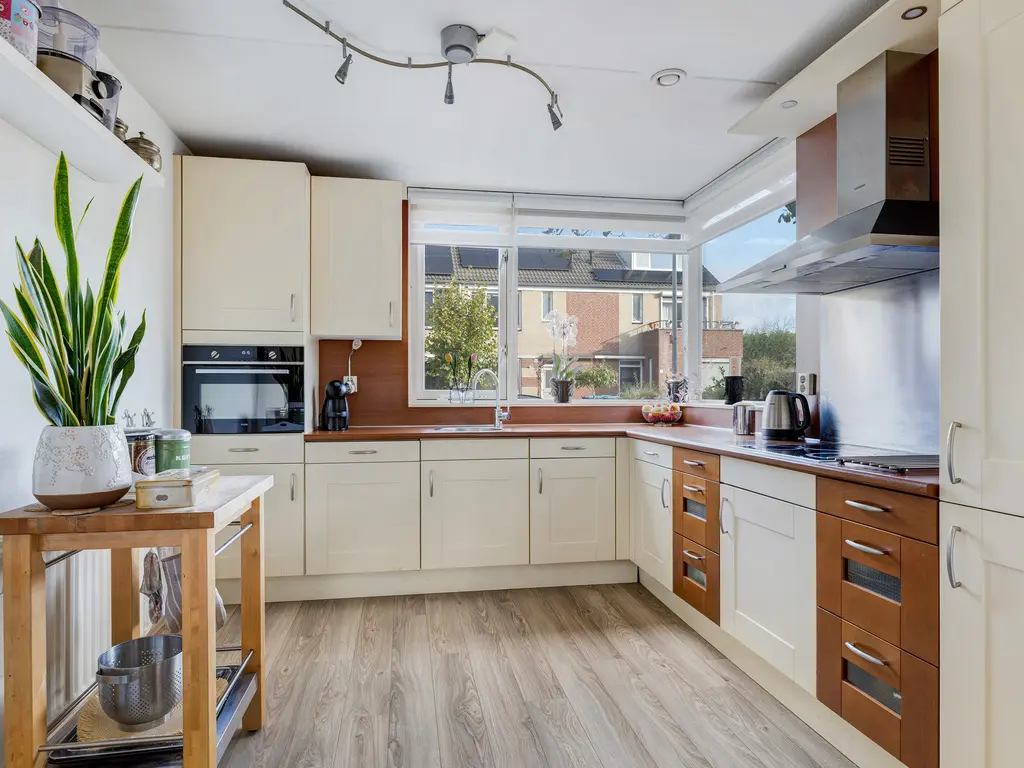 Serenadelaan 8, BARENDRECHT