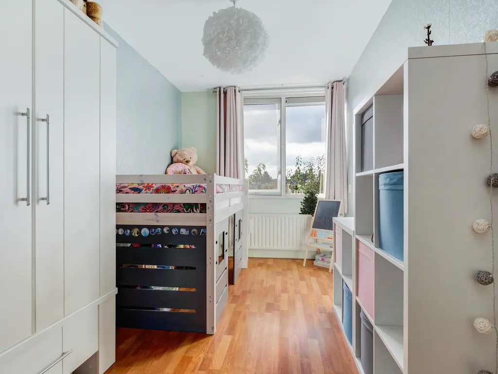 Serenadelaan 8, BARENDRECHT