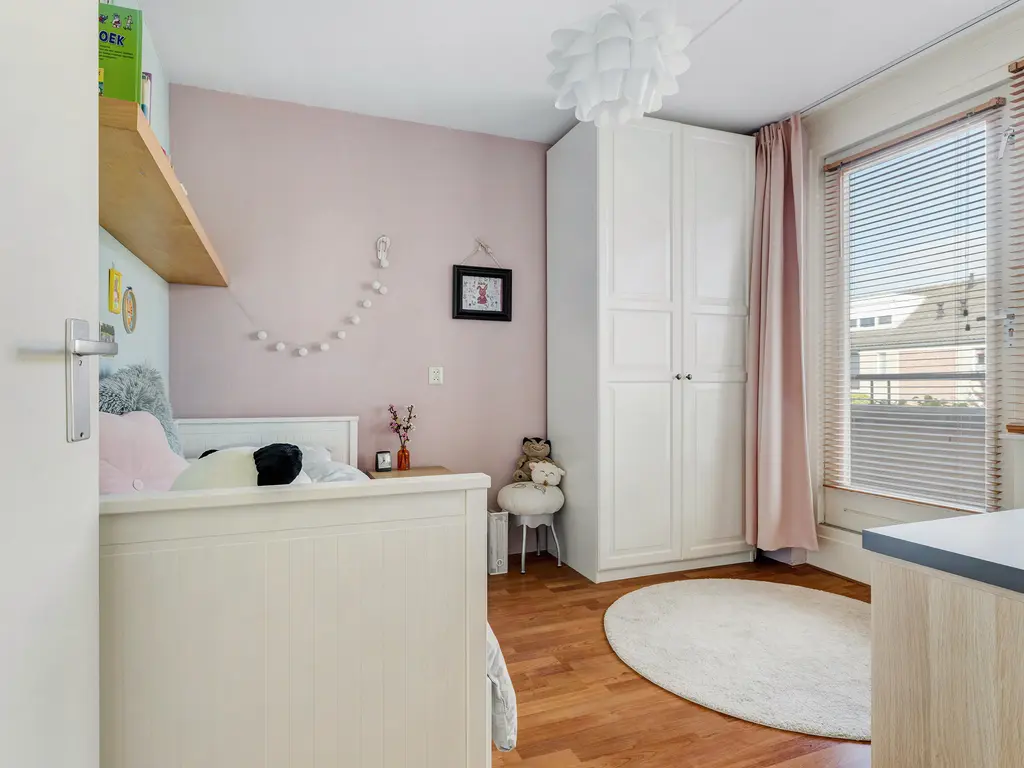 Serenadelaan 8, BARENDRECHT