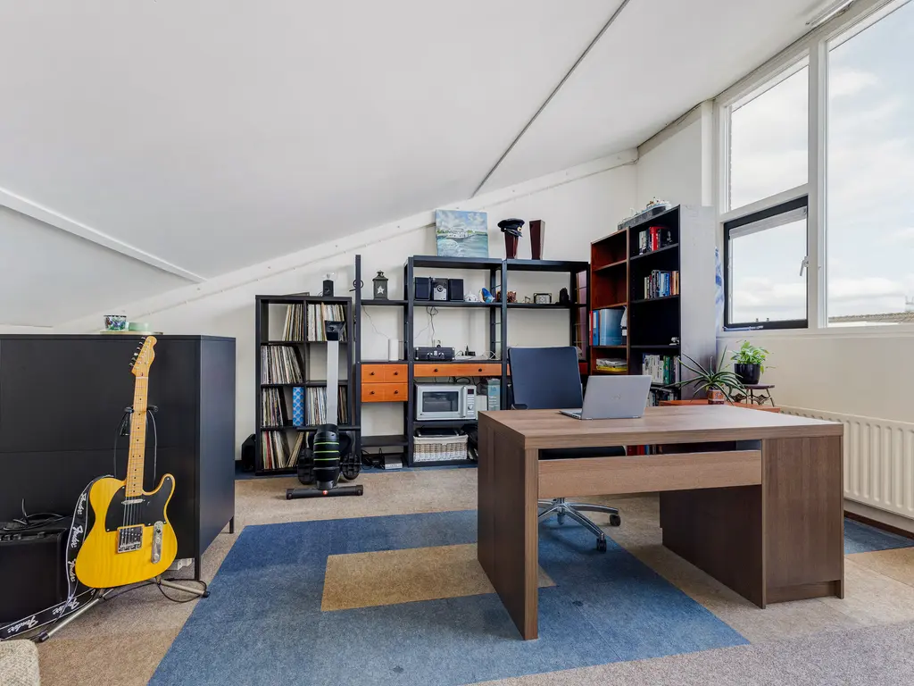 Serenadelaan 8, BARENDRECHT