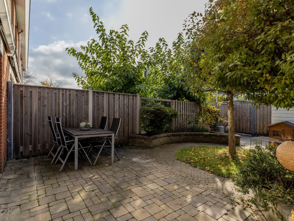 Serenadelaan 8, BARENDRECHT