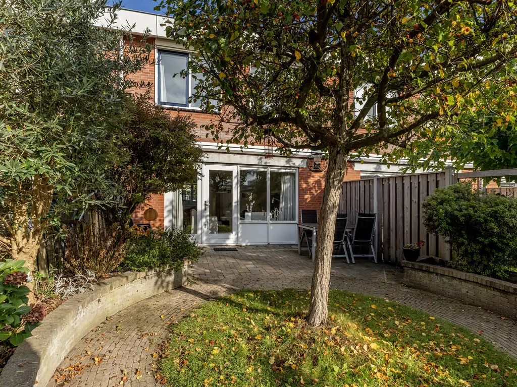 Serenadelaan 8, BARENDRECHT