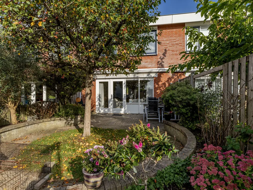 Serenadelaan 8, BARENDRECHT