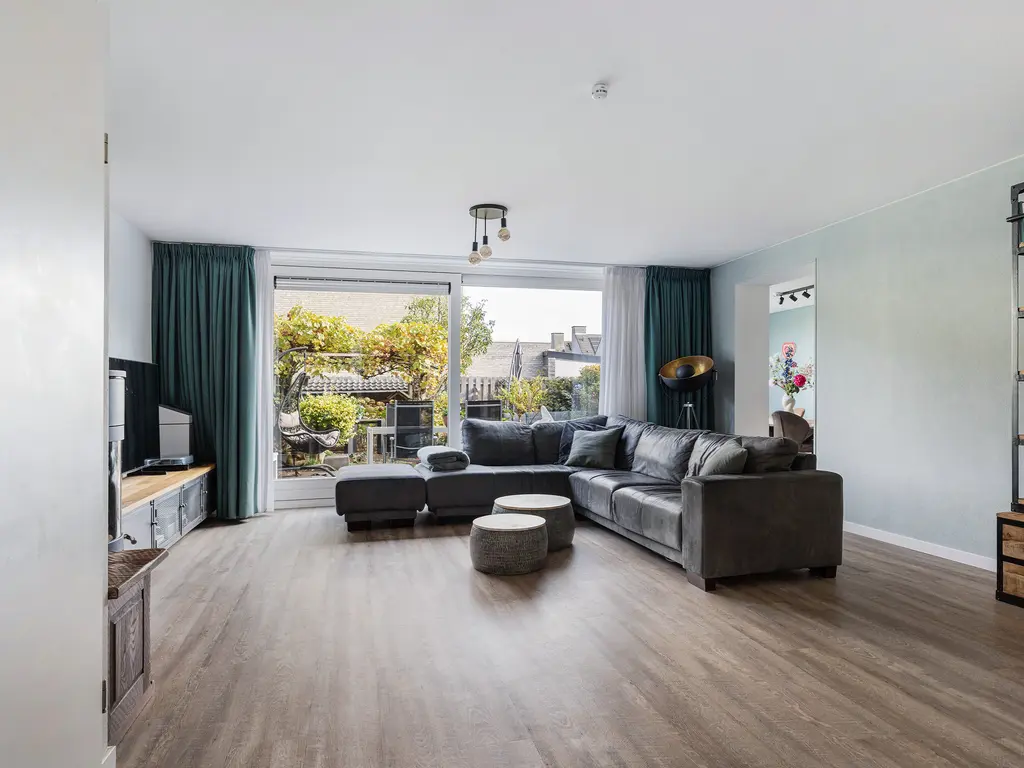 Harplaan 30, BARENDRECHT