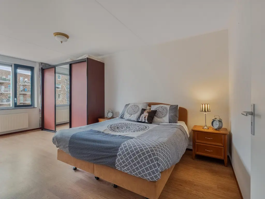 Reling 145, BARENDRECHT