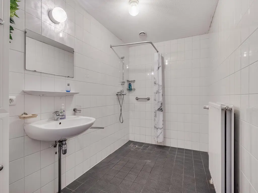 Reling 145, BARENDRECHT