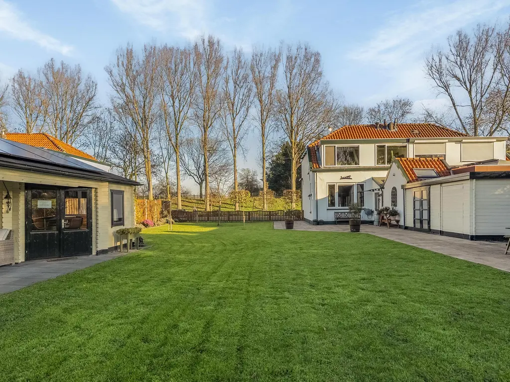 Slotsedijk 147, Rhoon