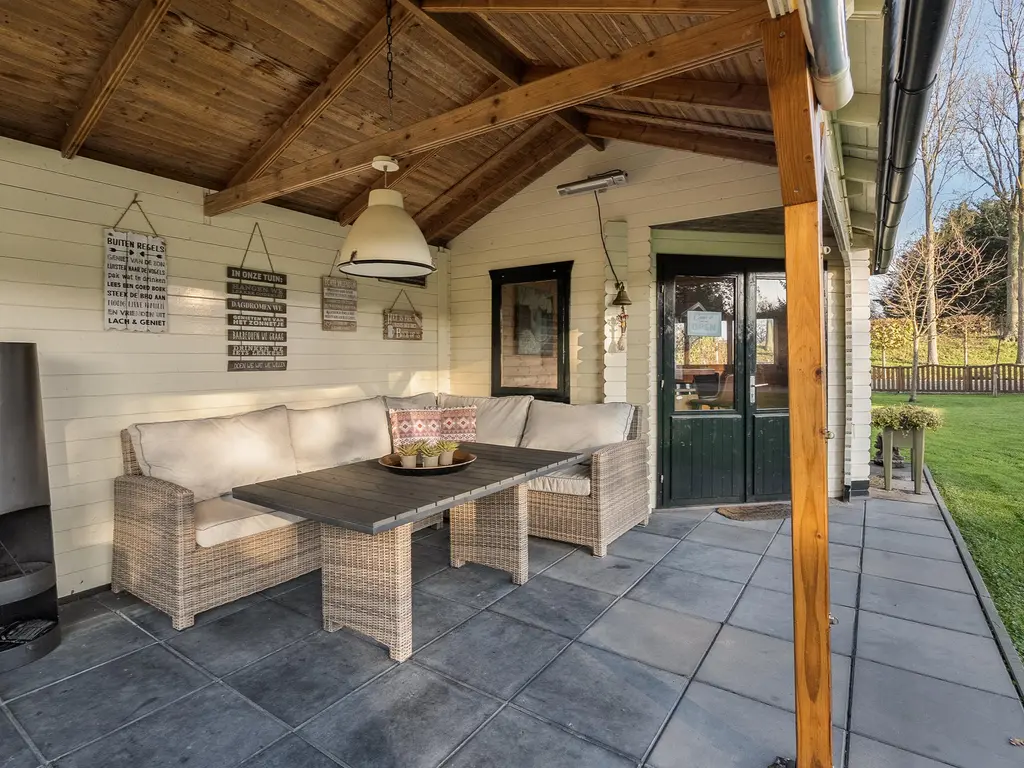 Slotsedijk 147, Rhoon