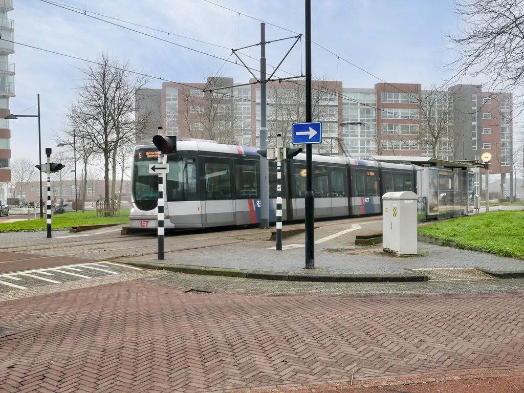Middeldijkerplein 136, BARENDRECHT
