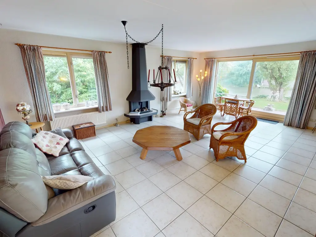 Schoutsland 11, Andijk