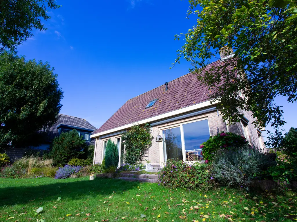 Schoutsland 11, Andijk