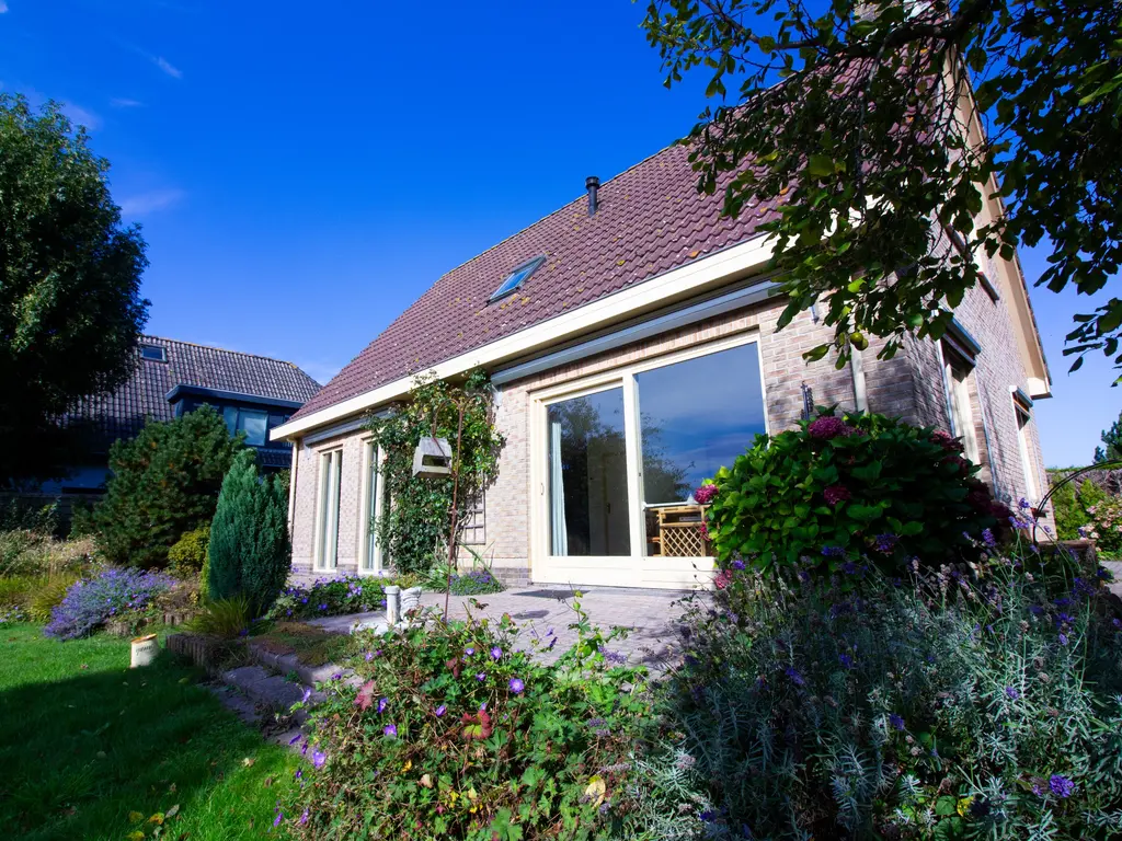 Schoutsland 11, Andijk