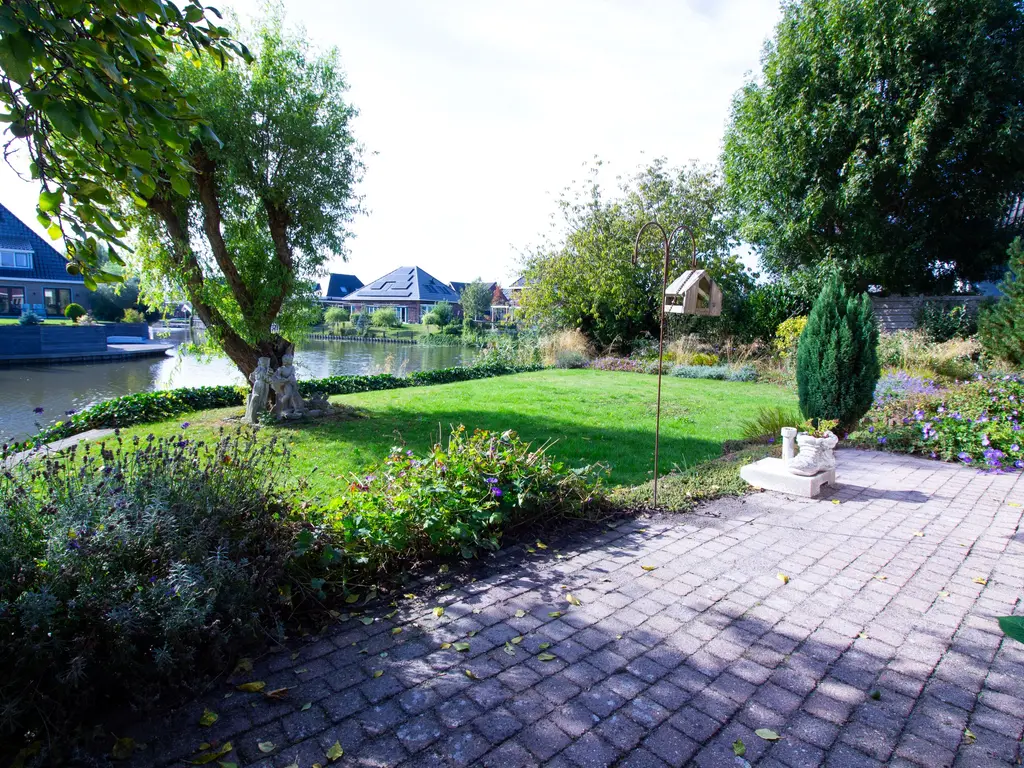 Schoutsland 11, Andijk