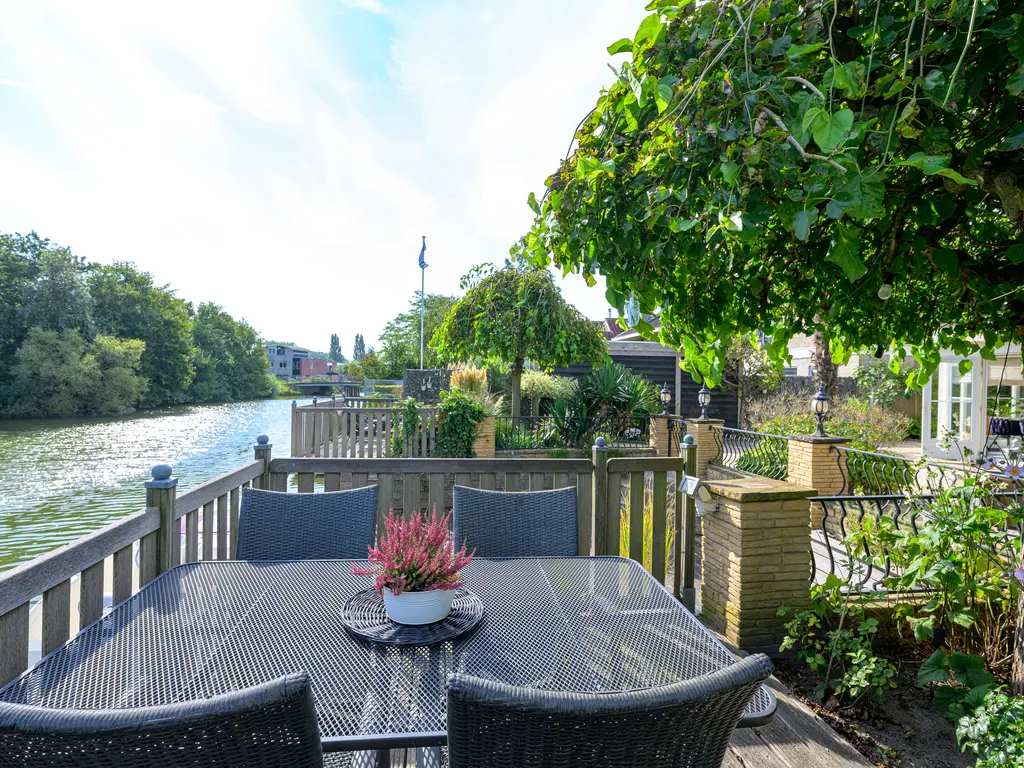 Lange Deelesloot 10, ENKHUIZEN