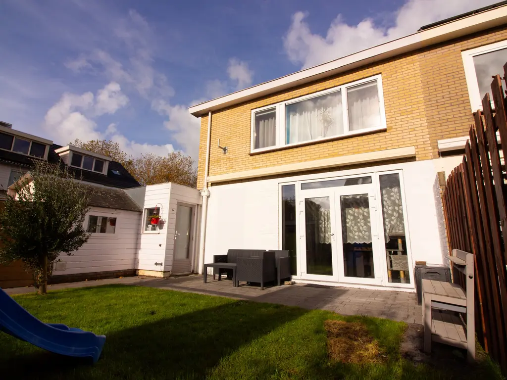 Hertog Albrechtstraat 24, BOVENKARSPEL