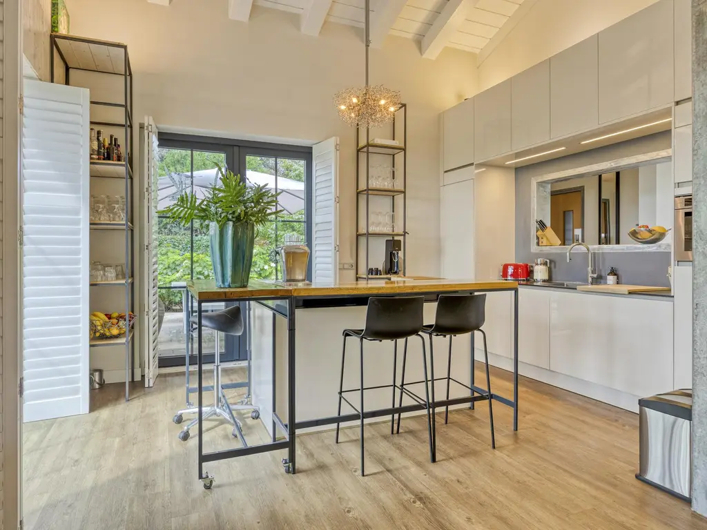 De Stille Wille 316, OOST WEST EN MIDDELBEERS