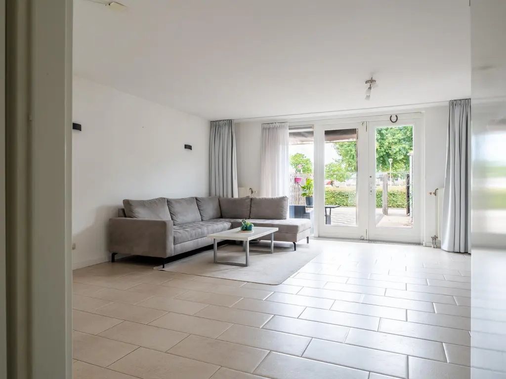 Nijkampvaart 142, 'S-GRAVENHAGE