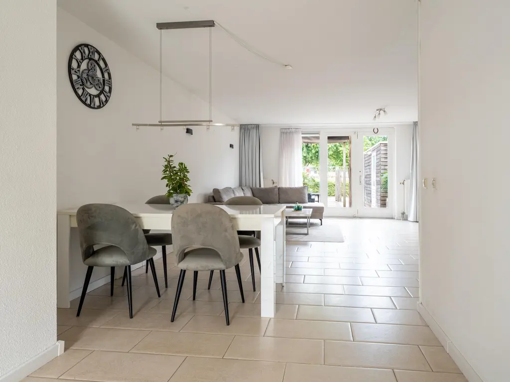 Nijkampvaart 142, 'S-GRAVENHAGE