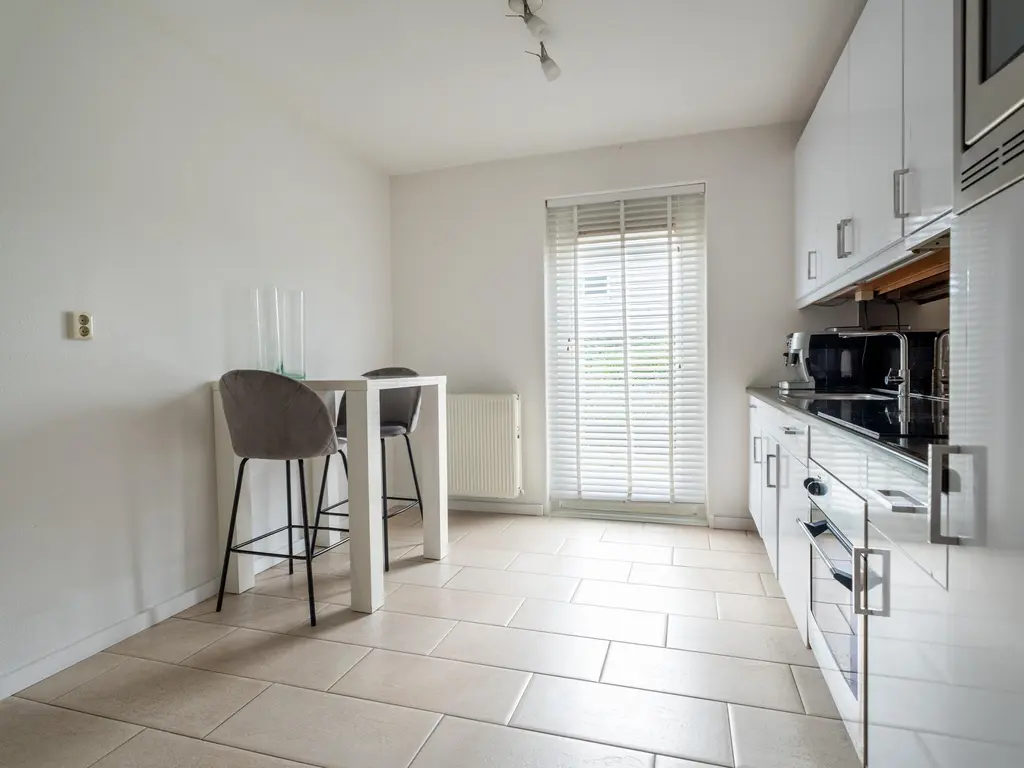 Nijkampvaart 142, 'S-GRAVENHAGE