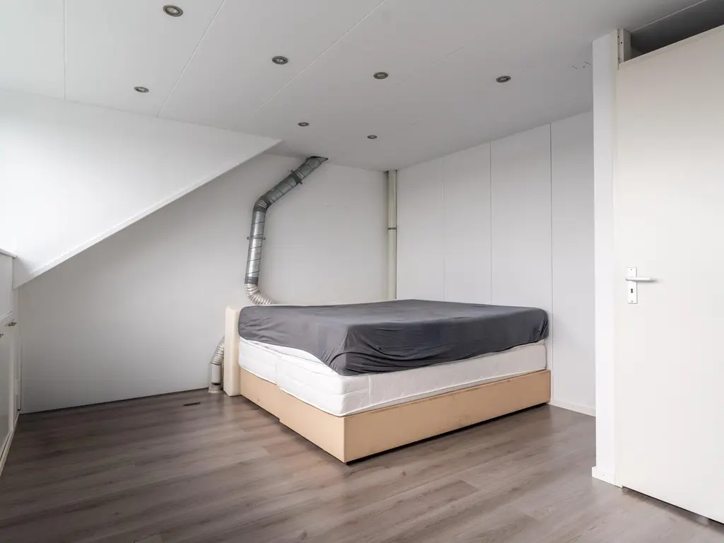 Nijkampvaart 142, 'S-GRAVENHAGE