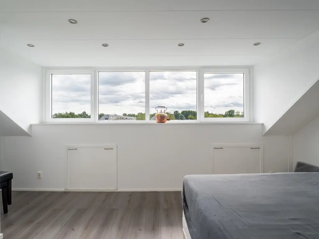 Nijkampvaart 142, 'S-GRAVENHAGE