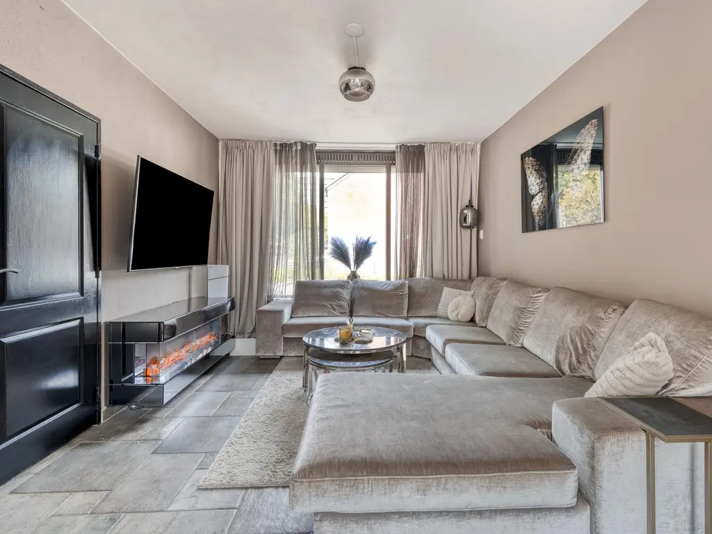 Wijnruitweg 98, TILBURG